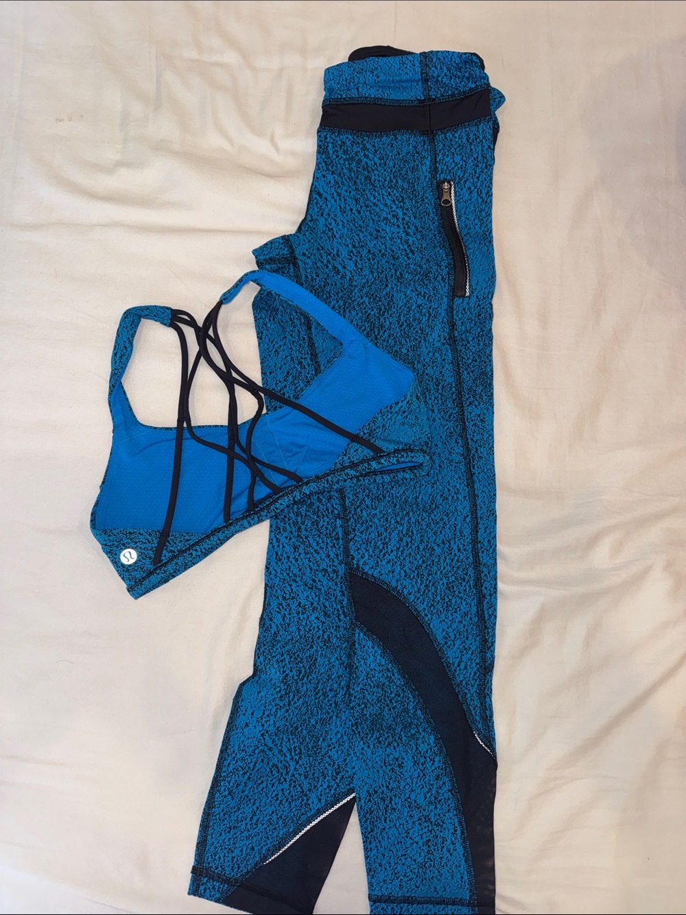 lululemon athletica Blue Patterned Leggings with Strappy Sports Bra Set - size 6